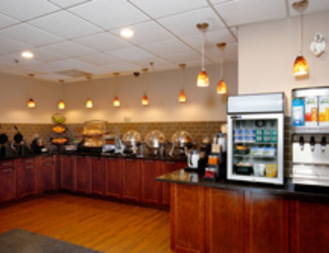 Best Western Blairmore – Breakfast Room - Food Area