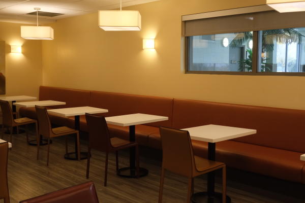 Best Western Plus Airport Inn & Suites breakfastlounge