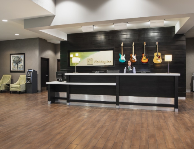 Holiday Inn Saskatoon Downtown – Front Desk